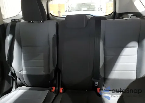 2018 Ford Escape S z USA, uszkodzony, nr VIN 1FMCU0F74JUD39257